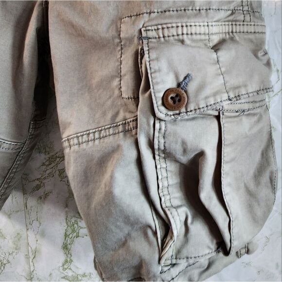 American Eagle Outfitters Utility/Cargo Shorts - Picture 6 of 12